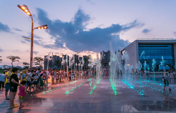 碧湖廣場(chǎng)旱地趣味音樂噴泉